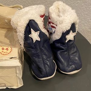 Robeez 0-6 month booties
